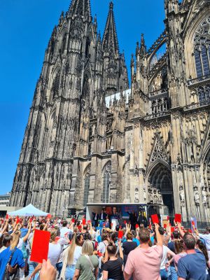 Protest vor dem Kölner Dom