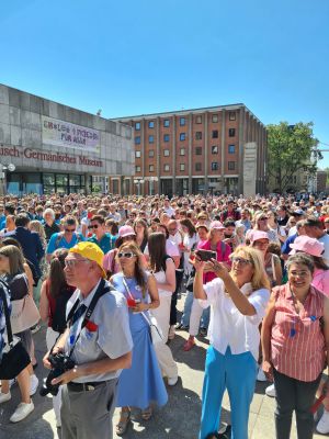 viele Protestierende in Köln im Juni 23